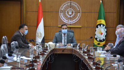 محافظ الدقهلية يوجه بإزالة المعوقات لاستكمال المشروعات الخدمية