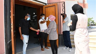 ٢٠٤٩ طالبا وطالبة يؤدون الامتحانات بجامعة القناة