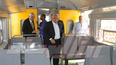 وزير النقل يتفقد ورش أبوزعبل للسكك الحديدية لمتابعة تطوير عربات الركاب