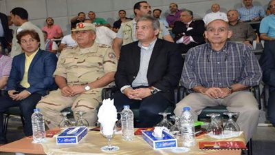 شاهد.. وزير الرياضة يتابع مباراة الأهلى وأسيك فى دورى أبطال أفريقيا
