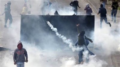 إصابة عشرات الفلسطينيين بالاختناق جراء قمع الاحتلال الإسرائيلي مسيرة كفر قدوم