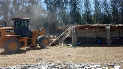 استمرار أعمال إزالة التعديات على الأراضي الزراعية وأملاك الدولة بالبحيرة