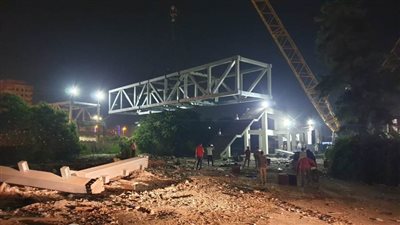 الانتهاء من أعمال رفع وتركيب كوبري مشاة إيتاي البارود بالبحيرة