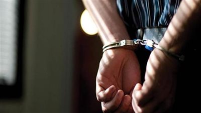 القبض على طالب  يدير مجموعات