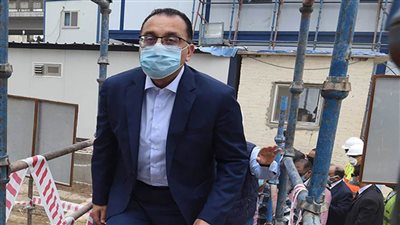 مدبولي يتفقد أعمال مشروع إحلال وتجديد البنية التحتية بطريق السادات بمدينة أسوان