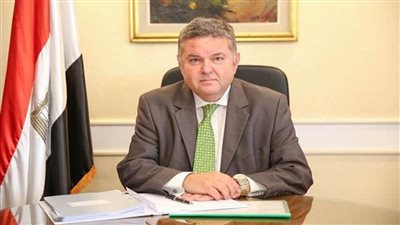 وزير قطاع الأعمال يبحث مع جمعية رجال الأعمال فرص الشراكة مع القطاع الخاص