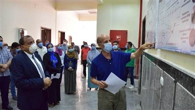  رئيس جامعة بني سويف يشيد بمعهد أبحاث وتطبيقات الليزر