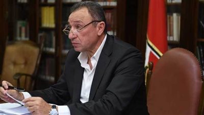 الأهلي يطلب من وزير الرياضة رسميًا إزالة لافتات «نادي القرن» من محيط الزمالك