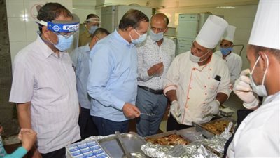 رئيس جامعة سوهاج يتفقد المدن الجامعية