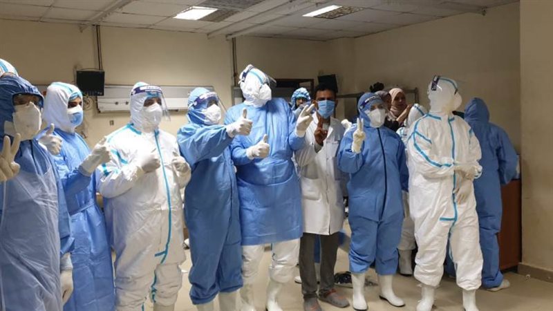 الفريق الطبي بمستشفى