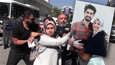 قاضٍ تركي  لوالدة طالب معتقل: نعرف براءة ابنكم لكن هناك تعليمات!