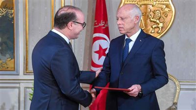 تونس.. 8 رؤساء حكومة في تسع سنوات
