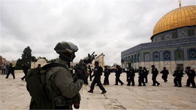 قوات الاحتلال الإسرائيلي تعتقل محافظ القدس