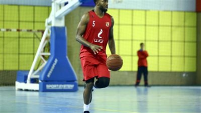 أليكس يونج ينضم لتدريبات 