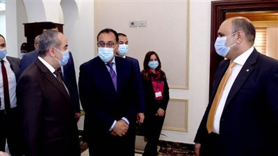 رئيس الوزراء يفتتح أعمال تطوير صالة كبار الزوار (27) بمطار القاهرة الدولي