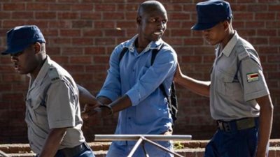 اعتقال أكثر من 100 ألف شخص في زيمبابوي لانتهاكهم قيود كورونا