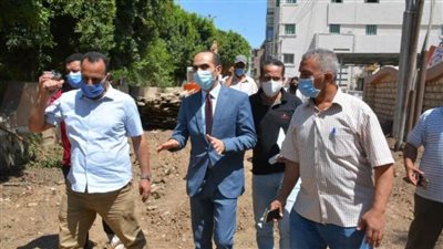 نائب محافظ سوهاج يتفقد مركز خدمة المواطنين