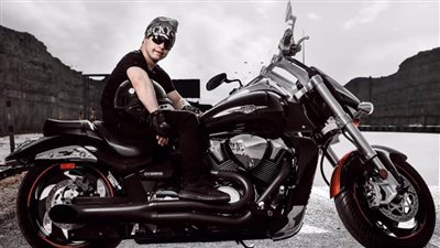 أنت استثنائي.. مصطفى يكسر حاجز متلازمة داون بجلسة تصوير مميزة