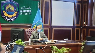عبيد صالح: قطاع البحث العلمي بجامعة دمنهور يهدف  لخدمة المجتمع