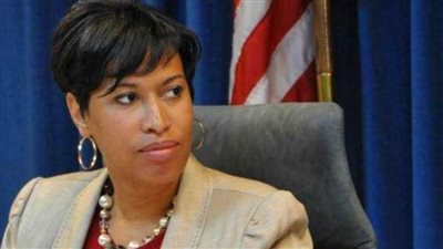 عمدة واشنطن تُلزم سكان العاصمة بارتداء القناع الطبي 