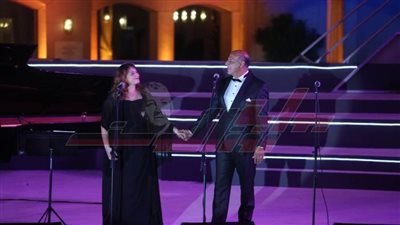 الأغاني العالمية تبهر الجمهور واسلمي يا مصر تشعل مسرح النافورة