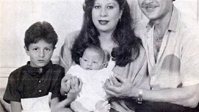 صور نادرة وأسرار تُعرف لأول مرة في ذكري رحيل الفنان فاروق الفيشاوي 