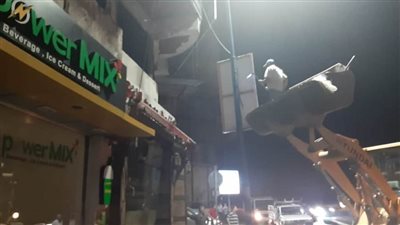 حي شرق يُزيل (42) إعلانا مخالفا 