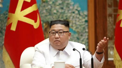 كيم جونج يعلن حالة الطوارئ في إحدى مدن كوريا الشمالية ويرجح تسلل كورونا إليها