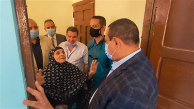 محافظ البحيرة يواصل جولته بقرى 