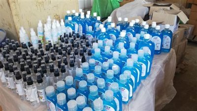 ضبط مصنع غير مرخص بالقاهرة لإنتاج المنظفات 