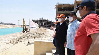 رئيس الوزراء يتفقد مشروعات مدينة العلمين الجديدة