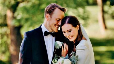 رئيسة وزراء فنلندا تتزوج من والد ابنتها