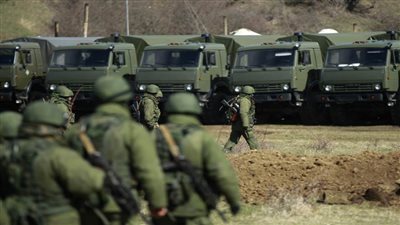 بيلاروسيا تحشد قواتها على الحدود الروسية.. 