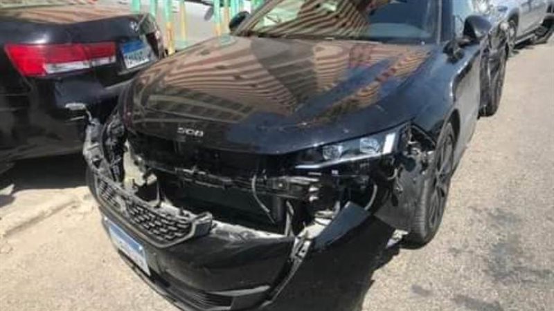 بيكا يحطم سيارات