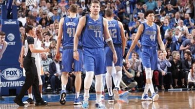 فوز أول لمافريكس بعد الاستئناف في دوري السلة الأمريكي