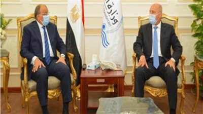 وزيرا النقل والتنمية المحلية: تنفيذ أعمال رصف ورفع كفاءة الطرق في 12 محافظة