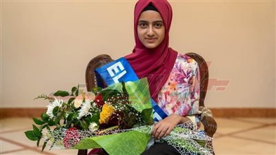 مجموعة العربي تكرم نجلة أحد أبنائها العاملين الأولى على الثانوية العامة 