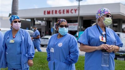 وفيات كورونا تتجاوز 160 ألفا في أمريكا مع اقتراب فتح المدارس