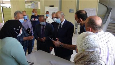 متابعا تطبيق الإجراءات الاحترازية.. رئيس جامعة المنيا يتفقد اختبار القدرات في أول أيامها