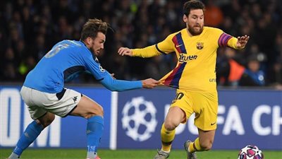 برشلونة يتقدم على نابولي بثلاثة أهداف في الشوط الأول