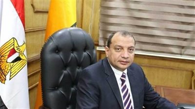 رئيس جامعة بني سويف يتفقد اختبارات القدرات بكلية الإعلام