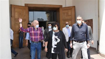 وزيرة الثقافة تتفقد عمليات الصيانة والتطوير بمتحف الفن الحديث وقاعة الباب