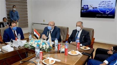 محافظ بني سويف يتسلم مخطط كورنيش شرق النيل الجديد