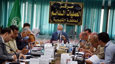 محافظ القليوبية يتابع غرفة عمليات انتخابات مجلس الشيوخ