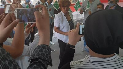 مني مكرم عبيد تدلي بصوتها بلجنة مدرسة الفنون الجميلة بالزمالك