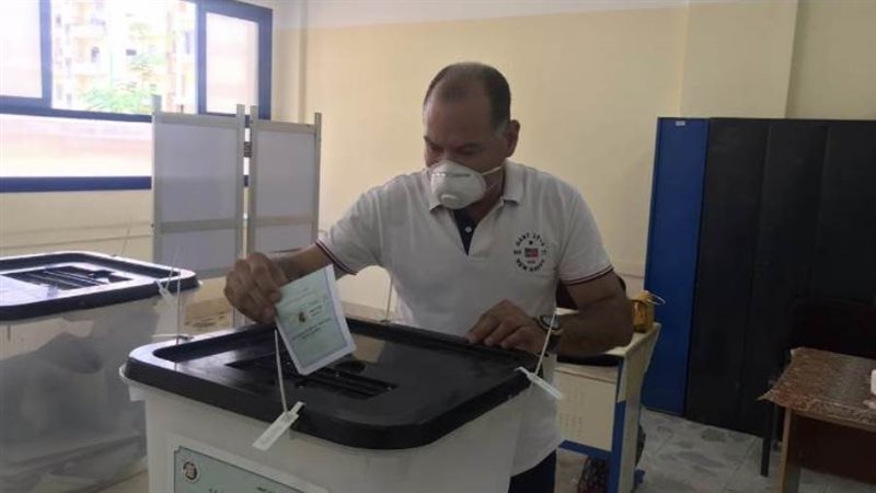 الاعلامي نشأت الديهي