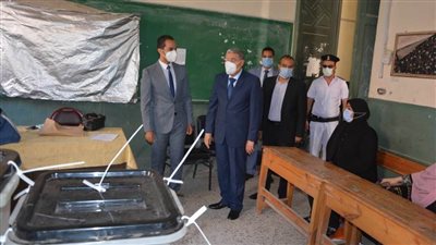 محافظ المنيا يتفقد لجان انتخابات مجلس الشيوخ