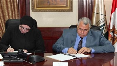 وزيرا التجارة والزراعة يصدران قراراً لنظام تداول القطن الزهر 