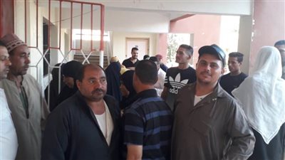  زحام على لجان كفر الشيخ.. والناخبون يرفعون أعلام مصر