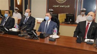  وزير الداخلية يتابع إجراءات تأمين العملية الإنتخابية من داخل غرفة العمليات بقطاع الأمن